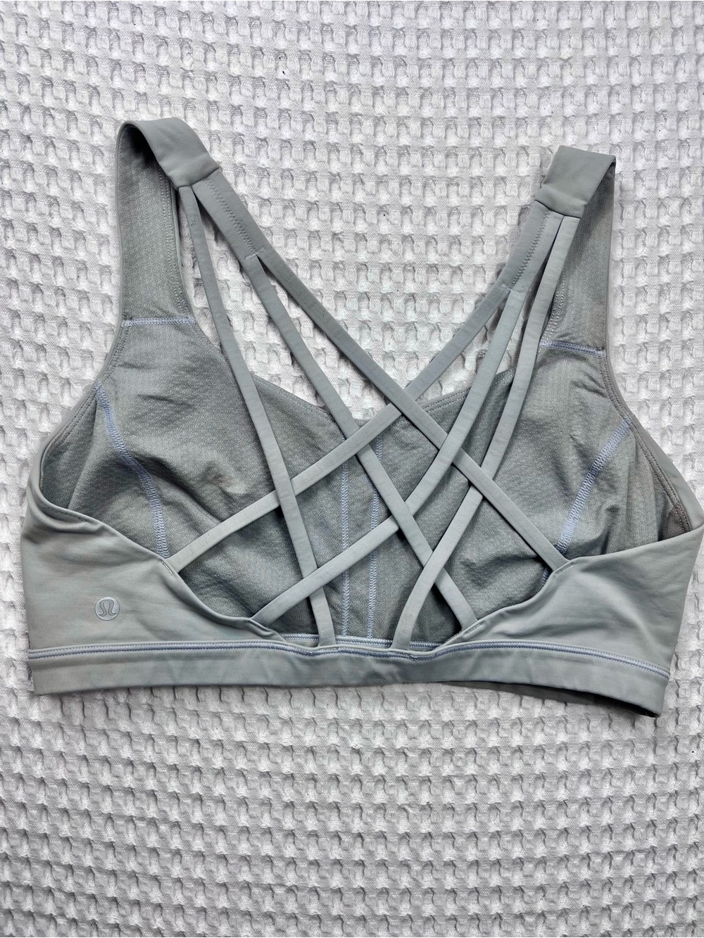 lululemon Size 10 Grey Strappy Back Sports Bra Criss Cross Athletic Top